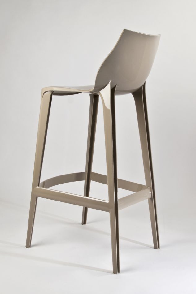 MAHI MAHI - Lo sgabello Cucina colorato Bianco monoblocco in policarbonato  con seduta ergonomica stabile e resistente.